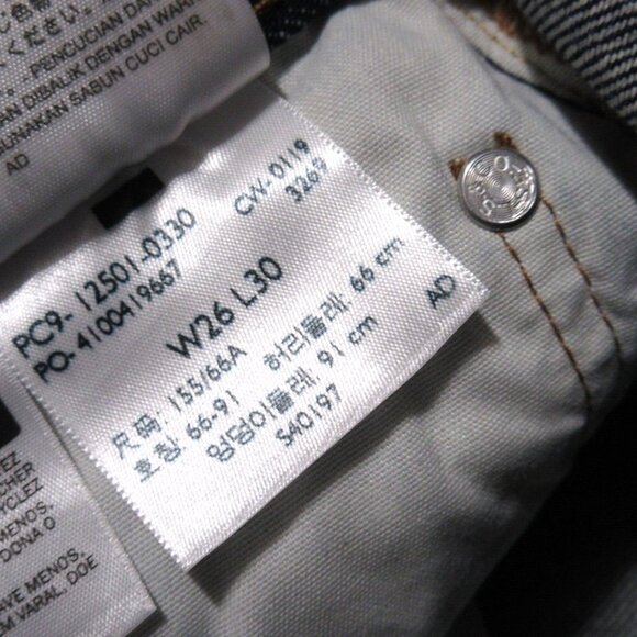 NWT Levi's 501 Original in Across A Plain High Rise Straight Leg Jeans 26 x 30 - Picture 8 of 9